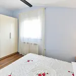 דירה Family-friendly With Swimming Pool - 16336 זאדאר