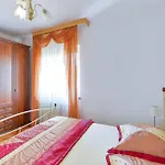 Apartman Family-friendly With Swimming Pool - 16336 Zadar