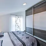 Family-friendly With Swimming Pool - 16336 דירה