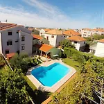 Family-friendly With Swimming Pool - 16336 Zadar