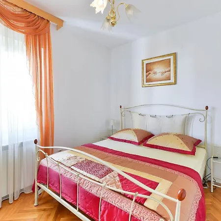 Family-friendly With Swimming Pool - 16336 Apartman Zadar