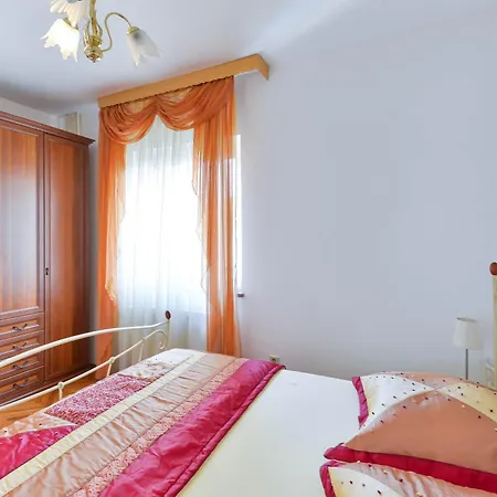 Apartment Family-friendly With Swimming Pool - 16336 Zadar