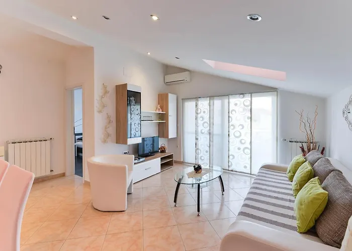 Family-friendly With Swimming Pool - 16336 *