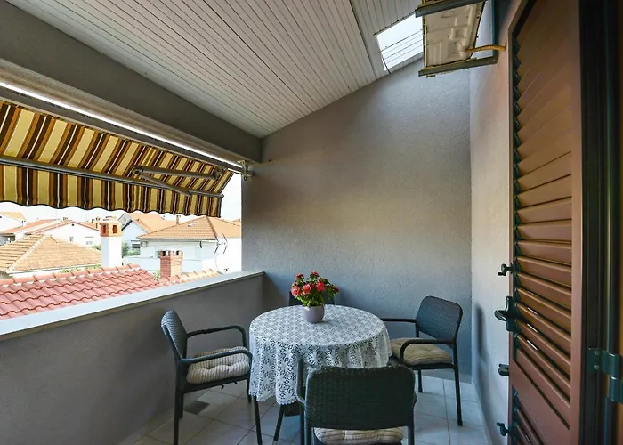 Apartamento Family-friendly With Swimming Pool - 16336 Zadar