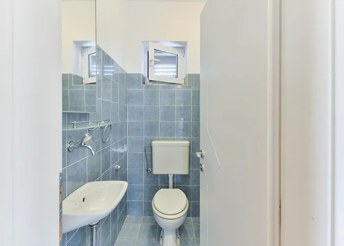 Family-friendly With Swimming Pool - 16336 Apartamento Zadar