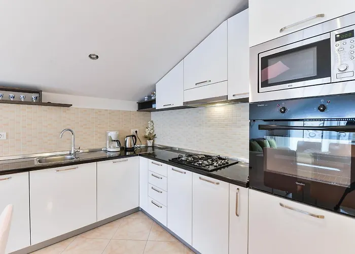 Family-friendly With Swimming Pool - 16336 *